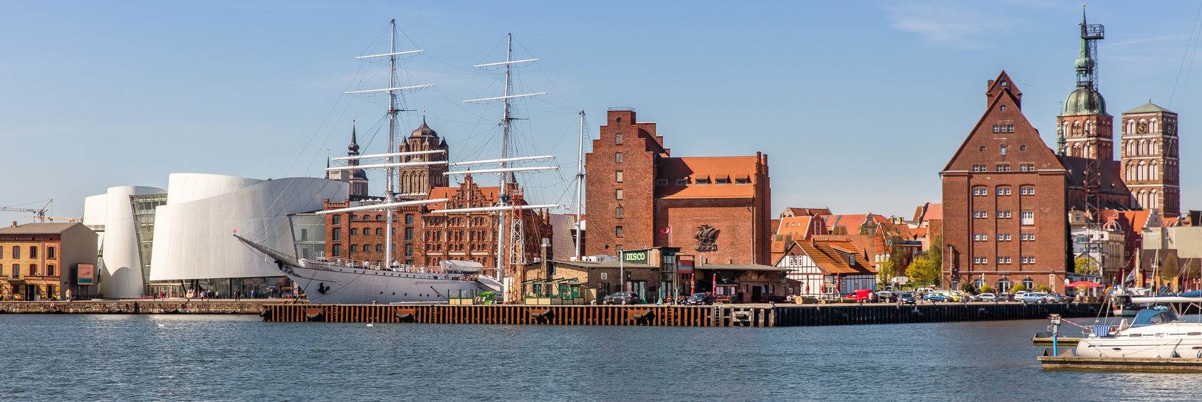 Hausboote mieten im Stadthafen Ribnitz-Damgarten - Ostsee