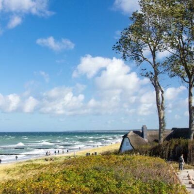 Ostsee-Herbst Wellen am Ostseestrand